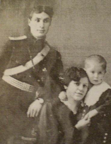 Атаман Сотников с семьёй